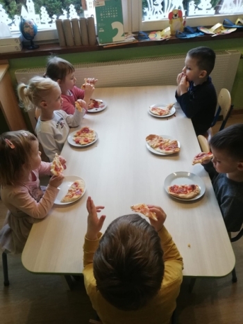 277685319_320439780001597_581998473481548993_n_Easy-Resize.com_